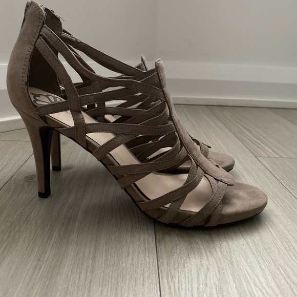 Beautiful strappy heels with zipper at the back. - Picture 1 of 6